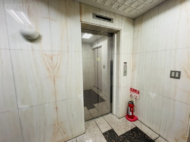 KSビル　エレベーター