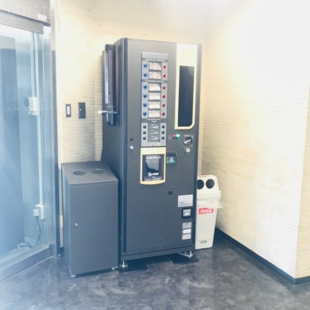 武蔵野ビル エントランス