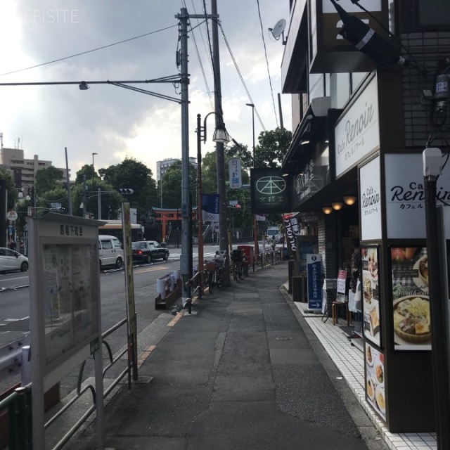 芝田ビル ビル前面道路