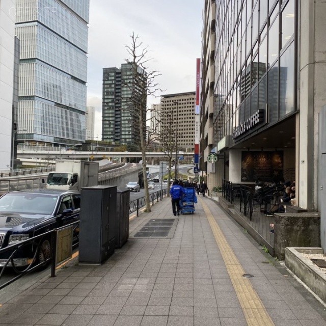ASK赤坂 ビル前面道路