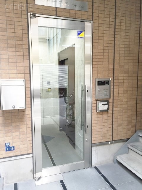 シャテニエ神田 エントランス