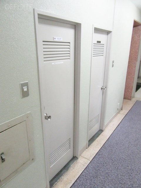 鈴友ビル エントランス