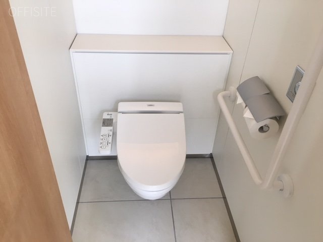 エキスパートオフィス東京　男性用トイレ