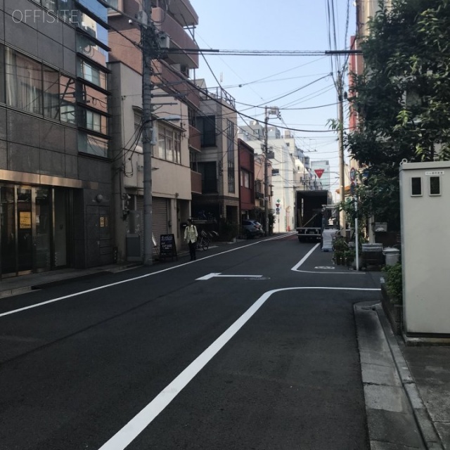 ヤマダビル ビル前面道路