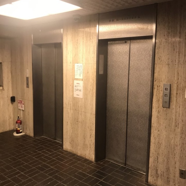 千代田三信ビル エレベーター