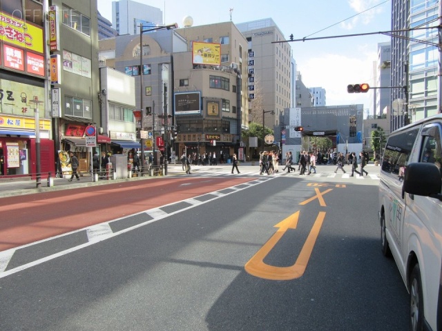 山口ビル ビル前面道路