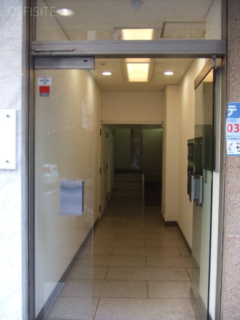 啓徳ビル エントランス