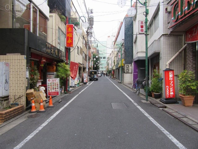 渡辺ビル ビル前面道路