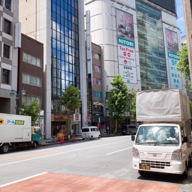 ダイネス壱番館渋谷 ビル全面道路