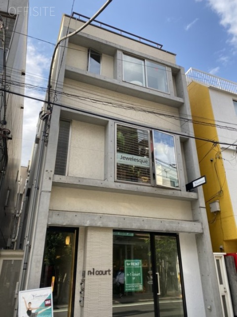 n-1 court 外観