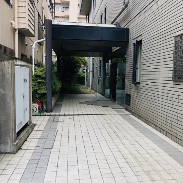 渡辺ビル エントランス