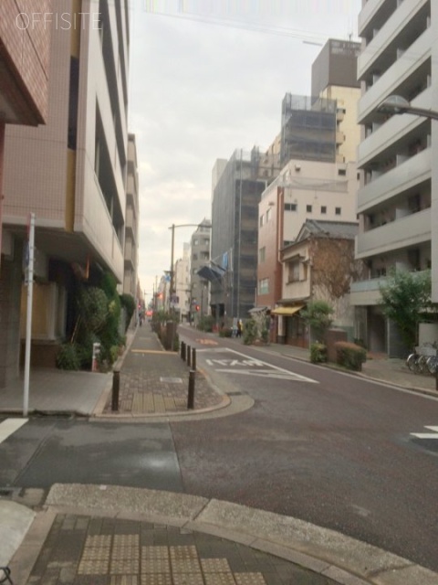 マキノビル ビル前面道路