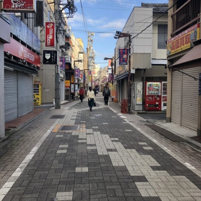 酒井ビル ビル前面道路