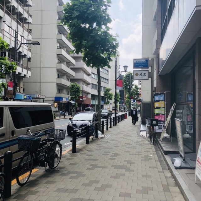 赤坂ファイブビル ビル前面道路