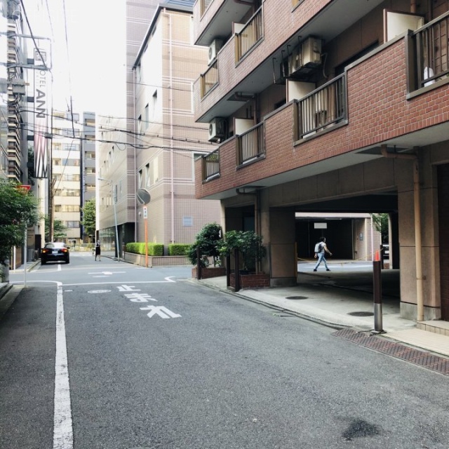 メゾンド平和田ビル ビル前面道路