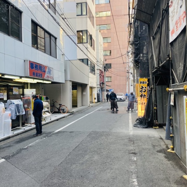 ガーデンビル ビル前面道路