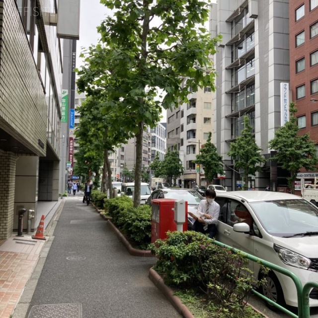 センボービル ビル前面道路