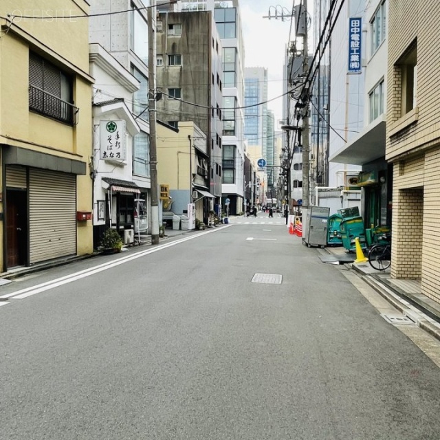 第2日成ビル ビル前面道路