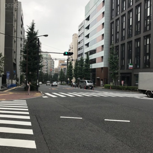 湯島1丁目ビル ビル前面道路