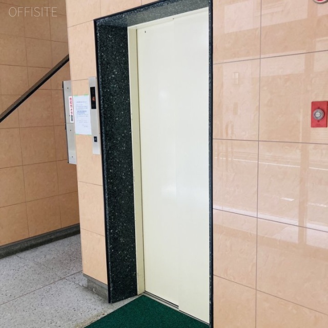 奈良部ビル エレベーター