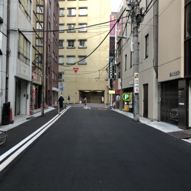 カネコビル ビル前面道路