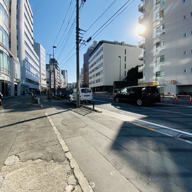北参道サンイーストテラス ビル前面道路
