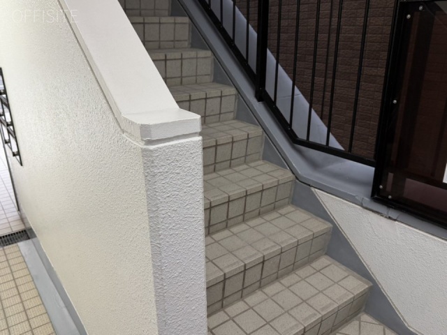 日本橋NYビル　階段