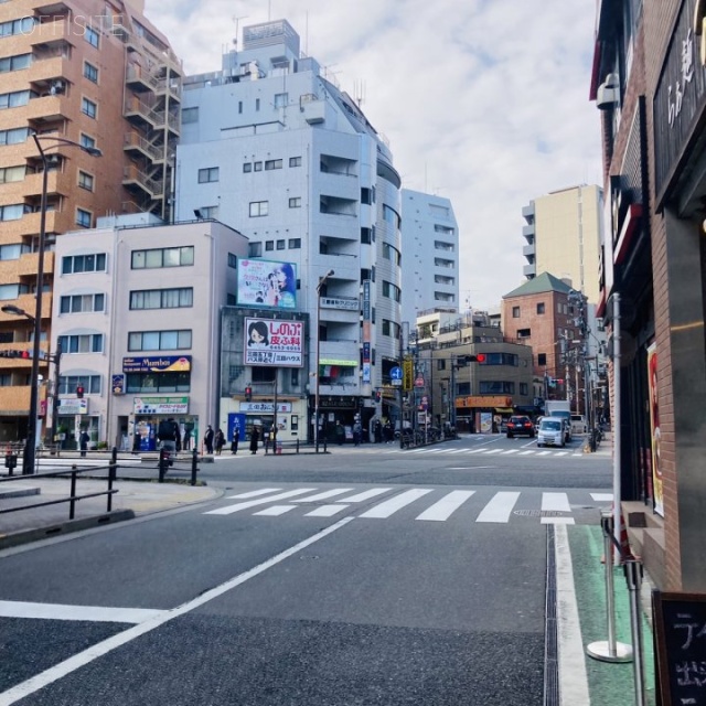 三田スクエアビル 前面道路
