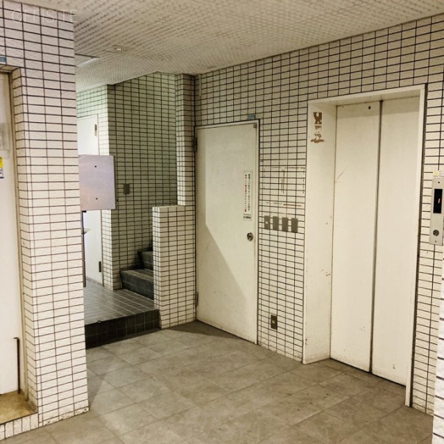 アソルティ新宿五丁目ビル エレベーターホール