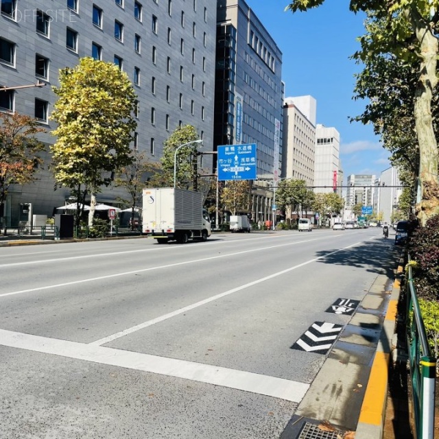 東京パークタワー 前面に白山通り