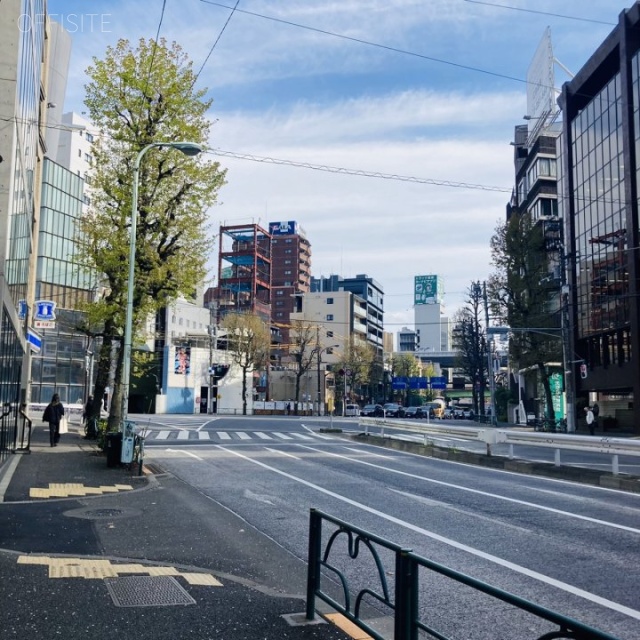 ラ・アルタ西麻布　ビル前面道路