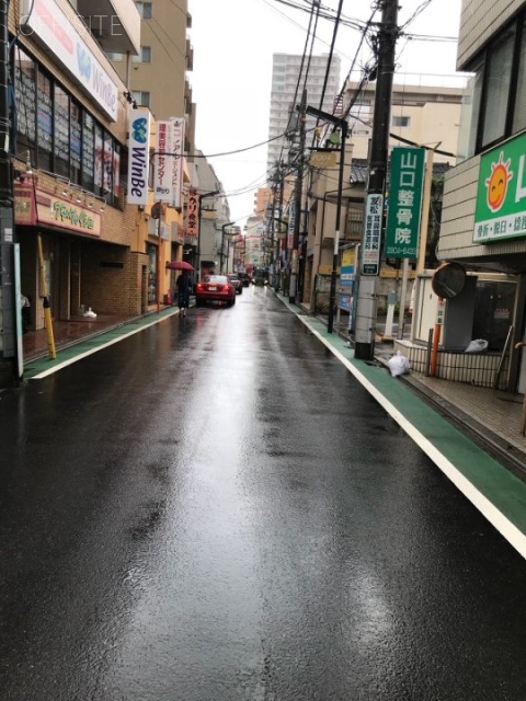 ホカリビル ビル前面道路