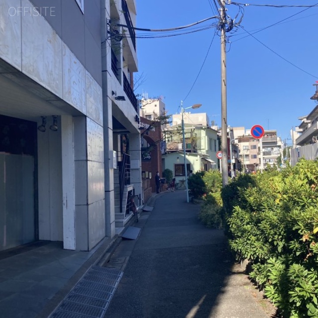 エバーキャッスル 前面歩道