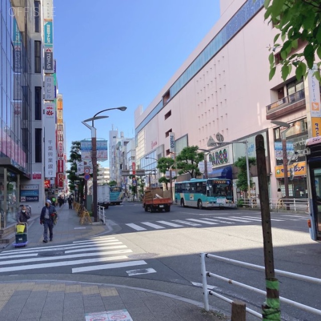 津田沼駅前安田ビル ビル前面道路