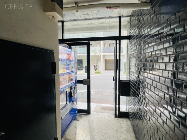 第1松井ビル エントランス