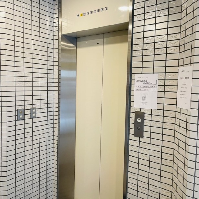 フジ御徒町ビル エントランス