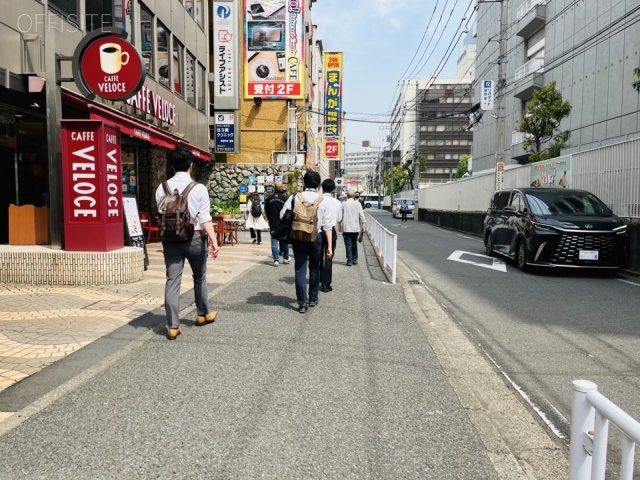 ナガオカビル　前面歩道