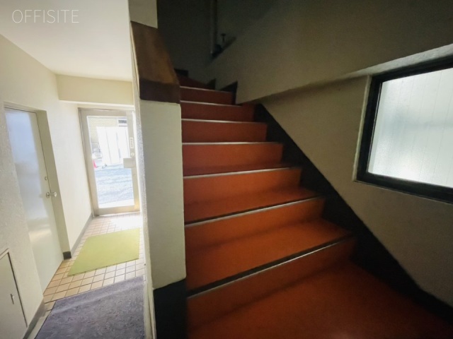 鷲田ビル　階段