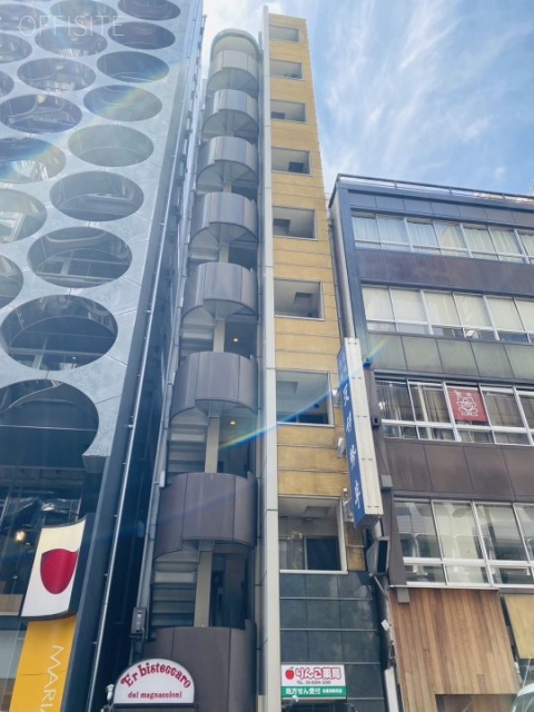 伊勢半ビル 外観