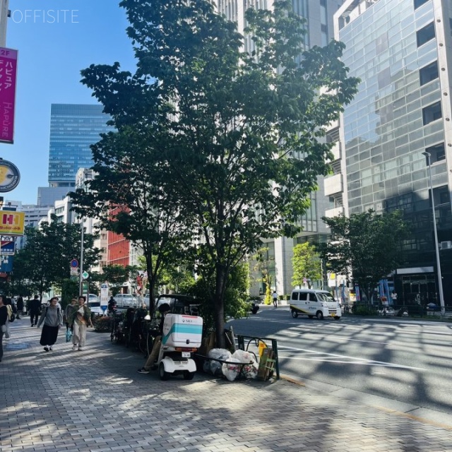 並木橋ビル 前面道路