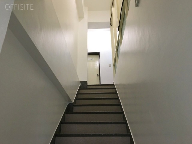 大手町サンビル 階段