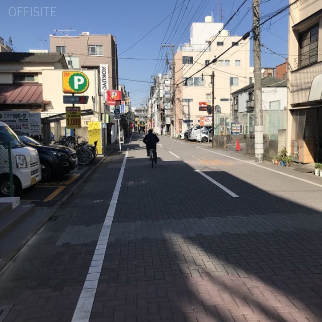 アズマビル ビル前面道路