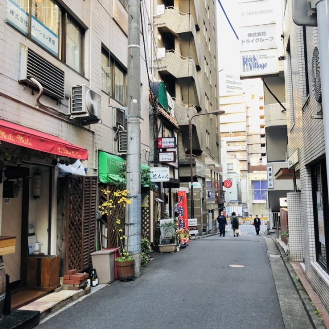 CUBE飯田橋ビル ビル前面道路