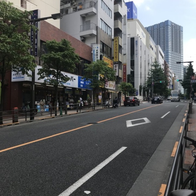 愛染堂ビル ビル前面道路