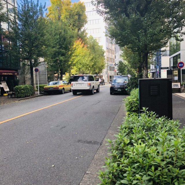 フジワラビル ビル前面道路