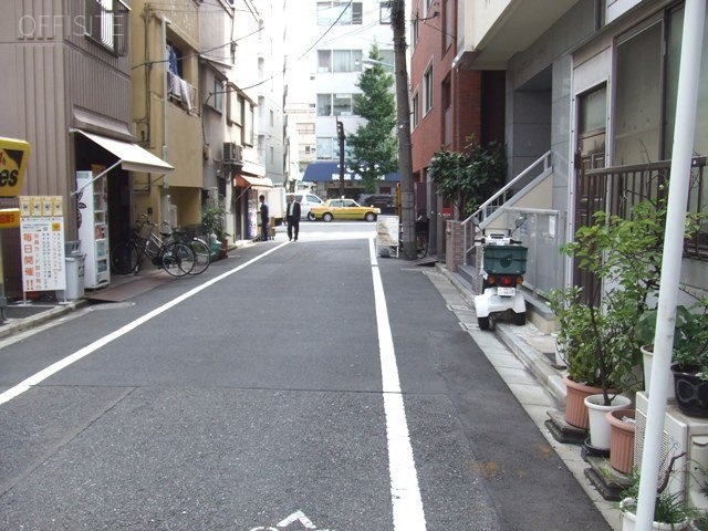佐藤ビル ビル前面道路