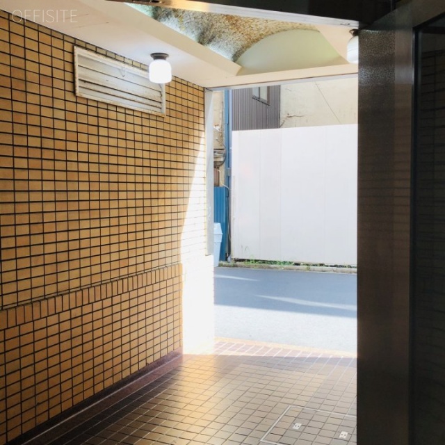 イワカタビル エントランス