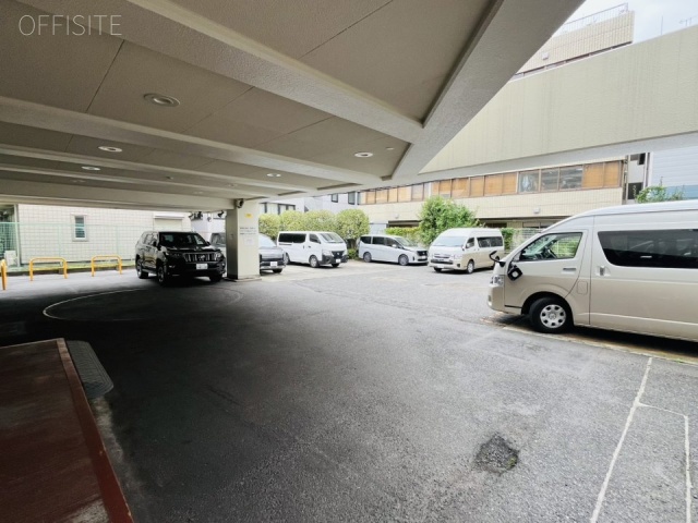 NRビル　駐車場