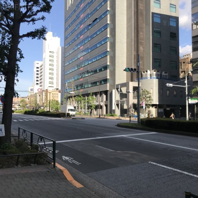 朝日関口マンション ビル前面道路