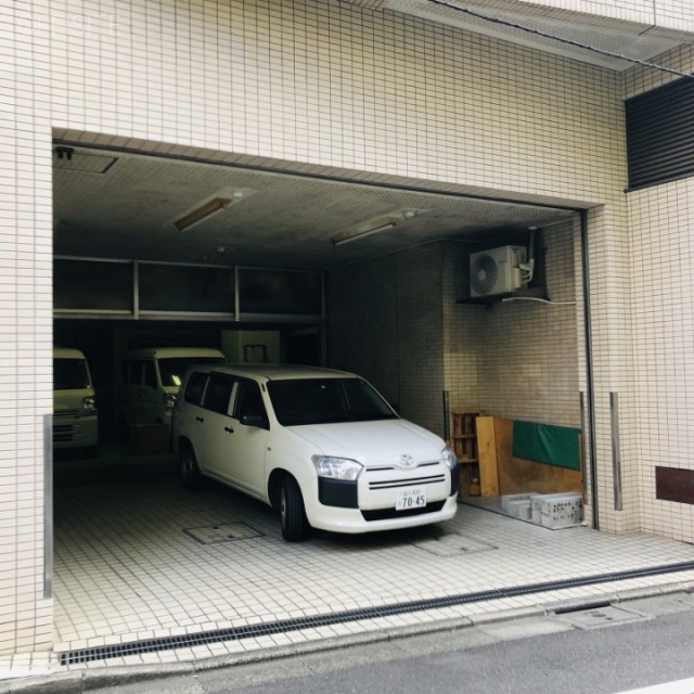 川原ビル 駐車場
